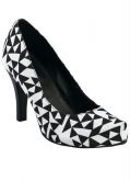 Sapato Scarpin Estampa Triangular