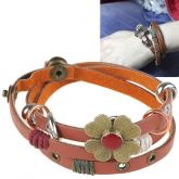 Pulseira de Couro com Flor e Aneis