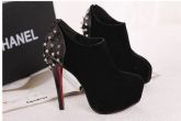 Ankle Boot Camurça Cano Baixo com Spikes