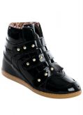 Sneaker Preto com Spikes